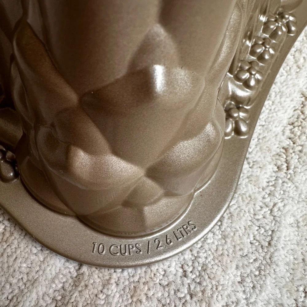 Williams Sonoma Nordic Ware HANSEL & GRETEL Bundt Pan Cake Mold 10 Cup